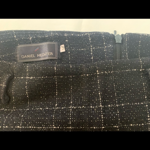 😻BLACK MINI SKIRT WITH GLITTERY DETAILING ✨ - Picture 4 of 6